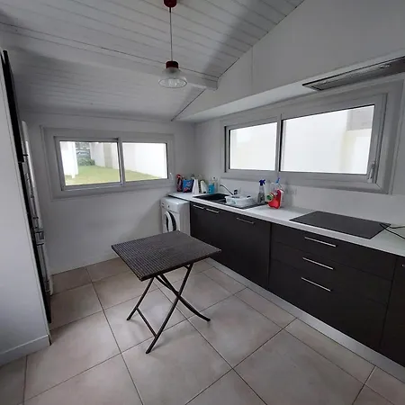 Maison Authentique 6 Pers, Du Pigeonnier, - Fr-1-550-87 Holiday home